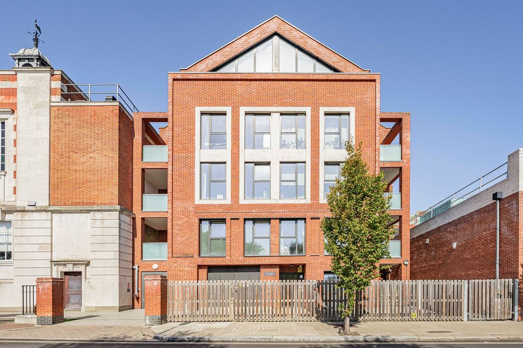 Property photo 3 of 17