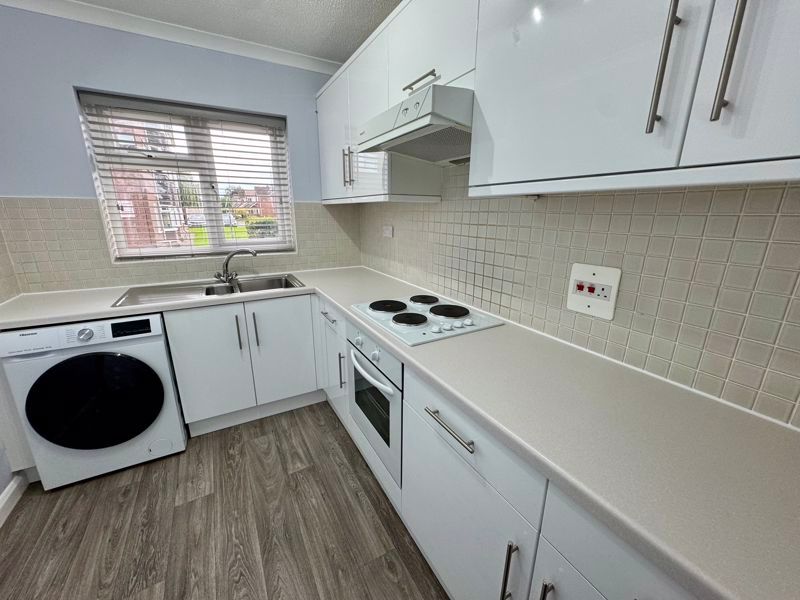 Property photo 3 of 14 Kitchen
