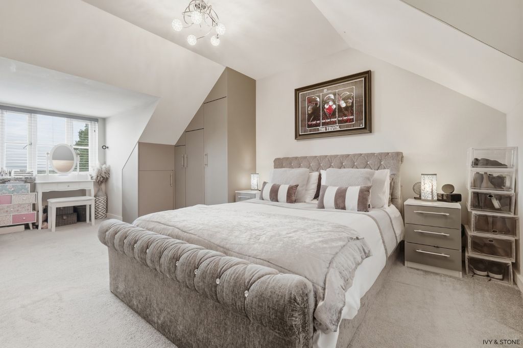 Property photo 1 of 30 4585200