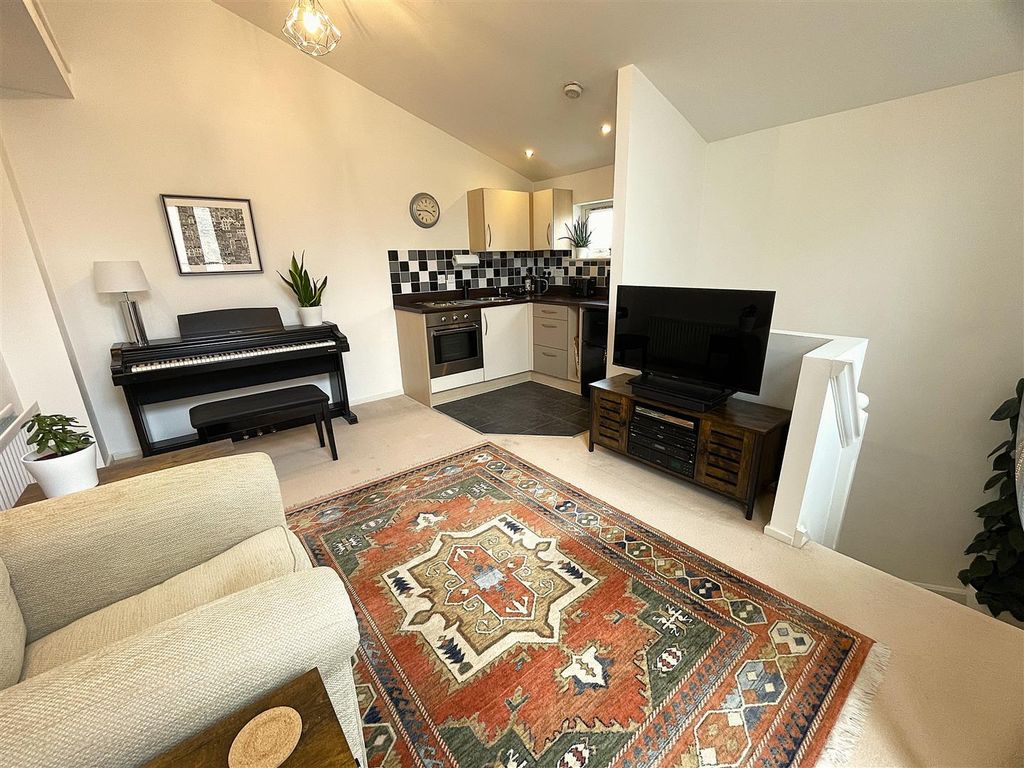 Property photo 3 of 10 Open Plan Living