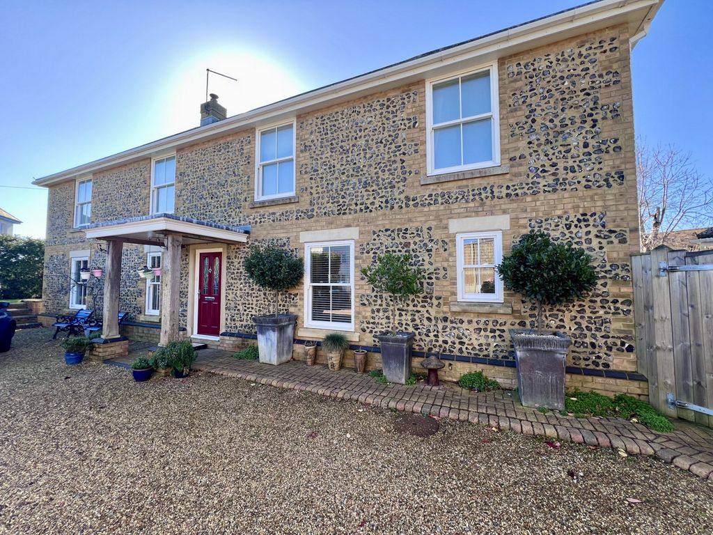 Property photo 2 of 41 Photo 3