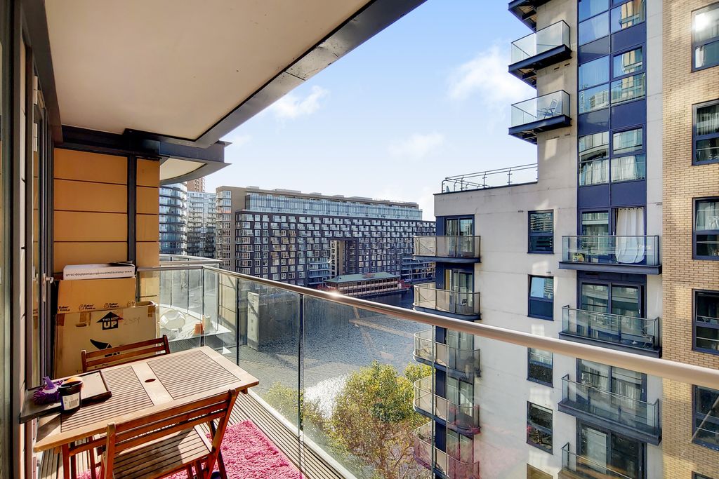 Property photo 3 of 12 Balcony