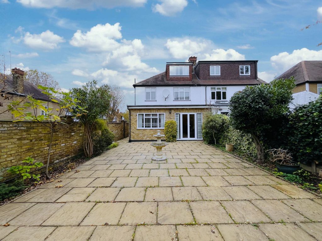 Property photo 1 of 11 Photo 11