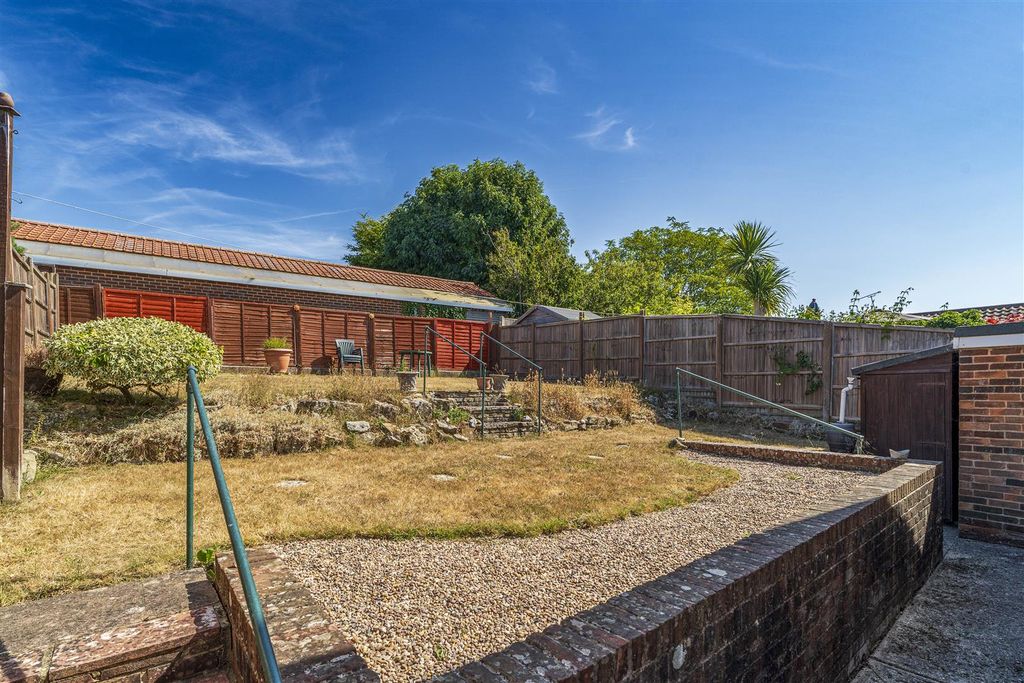 Property photo 3 of 28 For Sale By Aspire Residential | Copthorne Hill