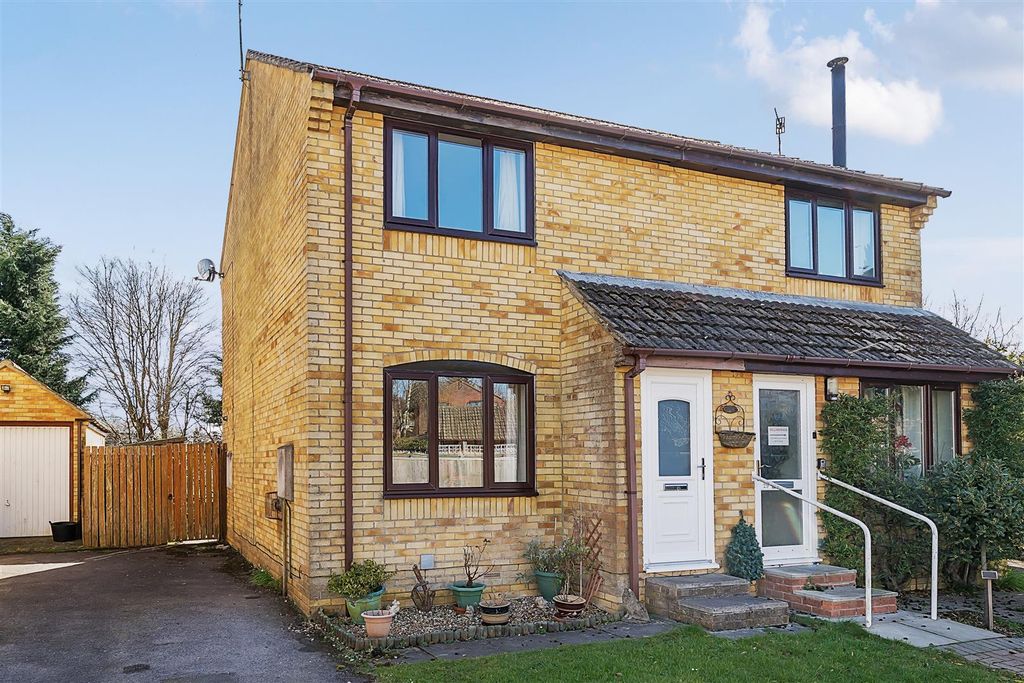 Property photo 1 of 11