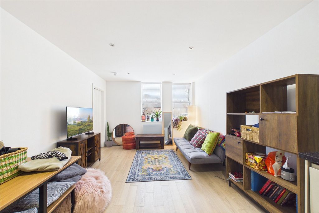 Property photo 3 of 9 Picture No. 12