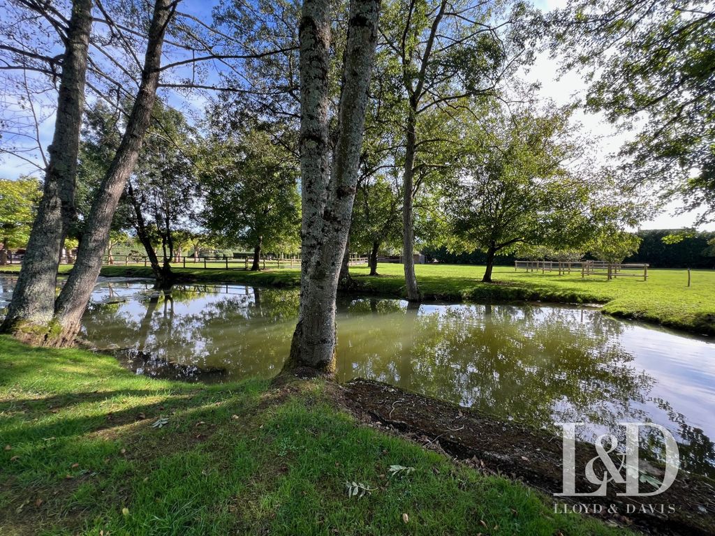 Property photo 3 of 11