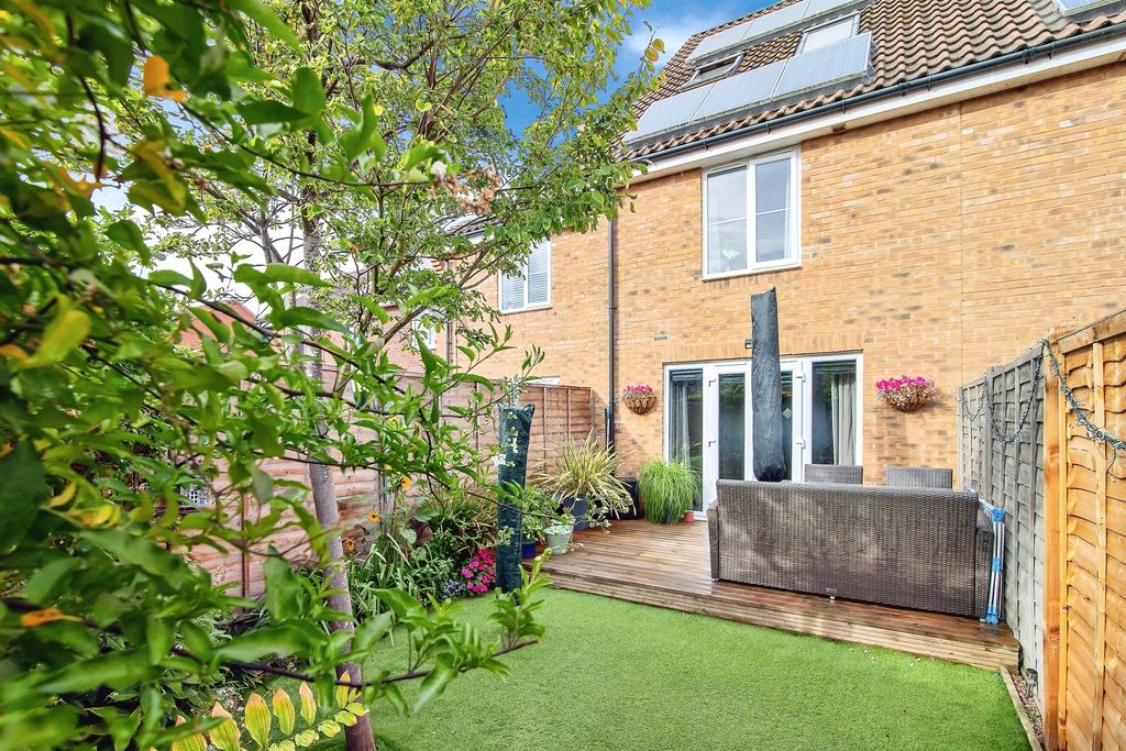 Property photo 3 of 16