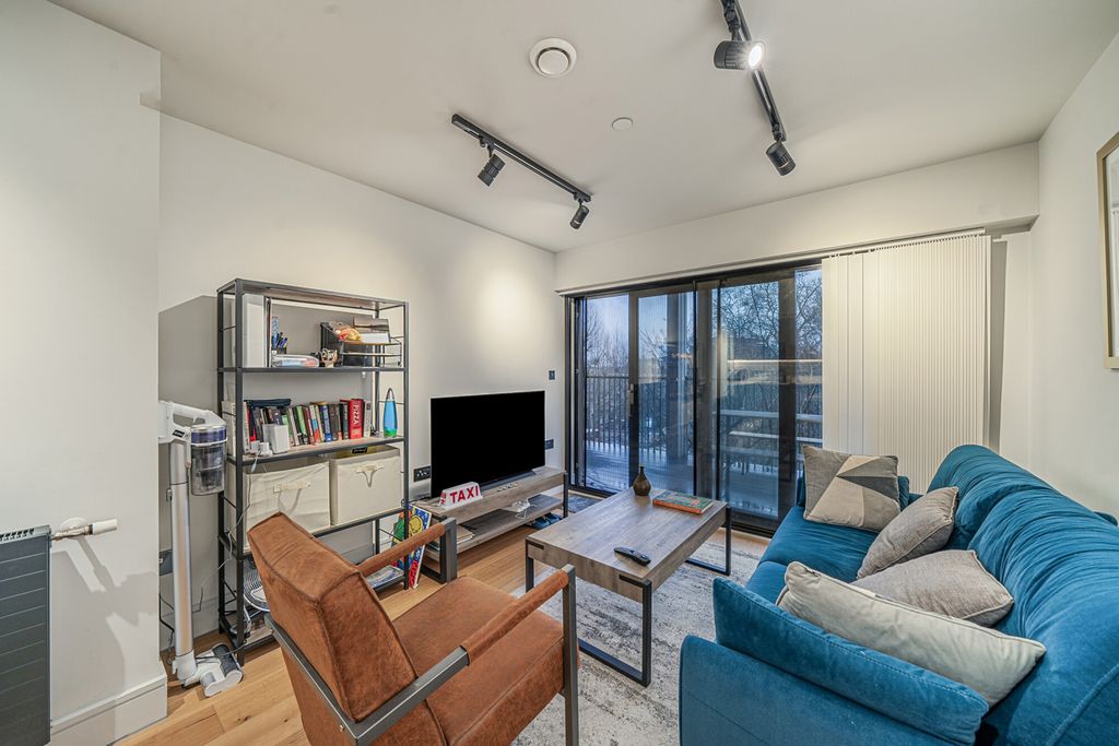 Property photo 2 of 14 Reception Room