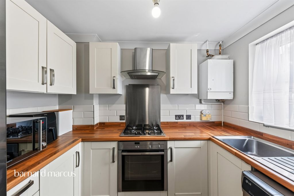 Property photo 3 of 13