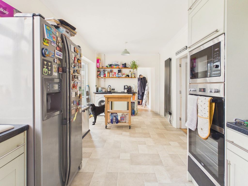 Property photo 3 of 18 5362495