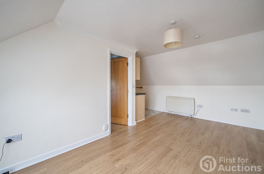 Property photo 3 of 6 Picture No. 13