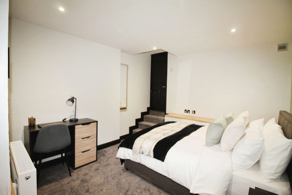 Property photo 2 of 11 Picture No. 13