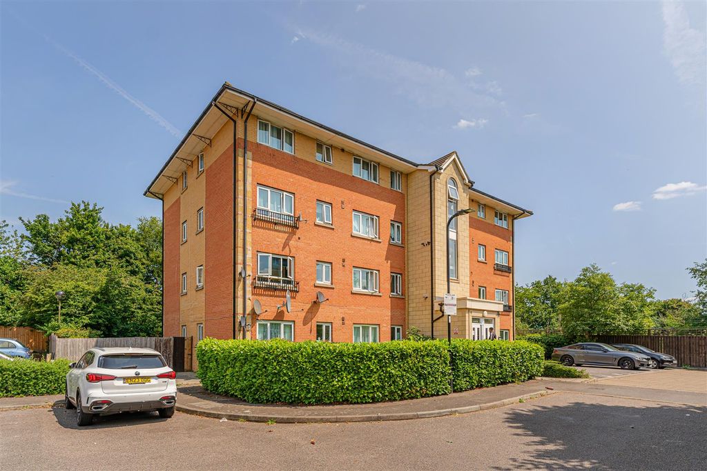 Property photo 1 of 8