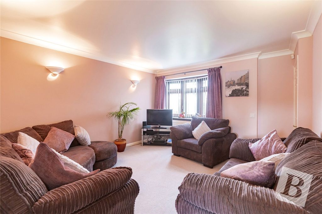 Property photo 2 of 14 Living Room