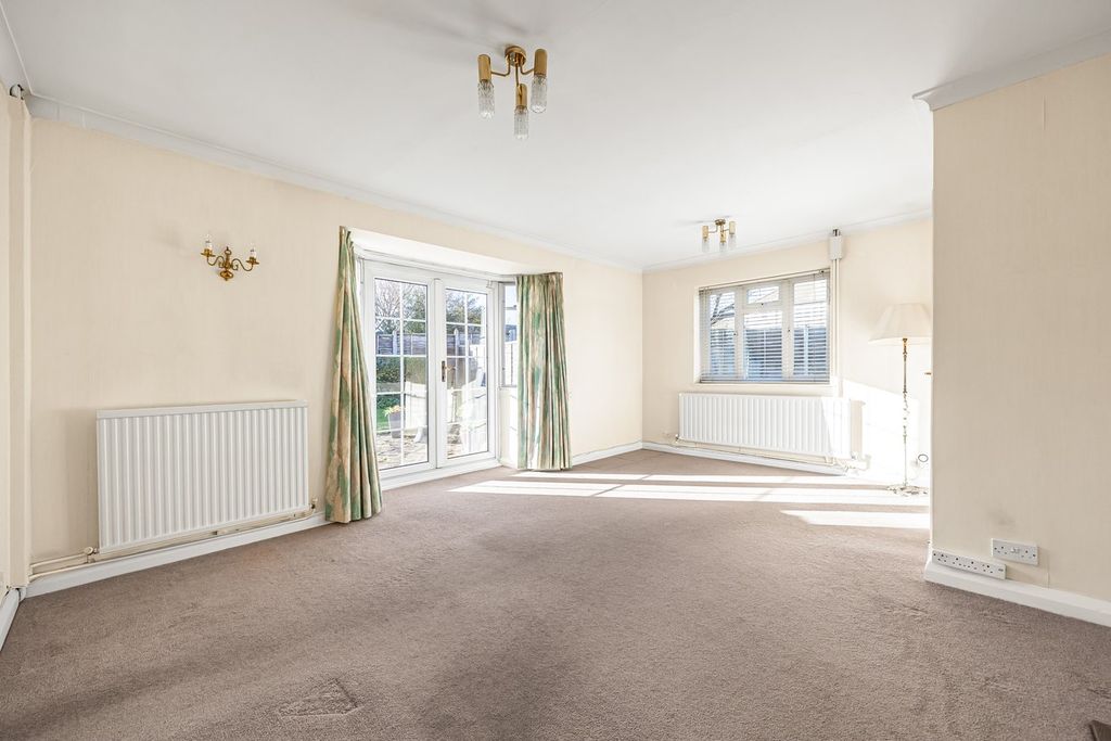 Property photo 3 of 18