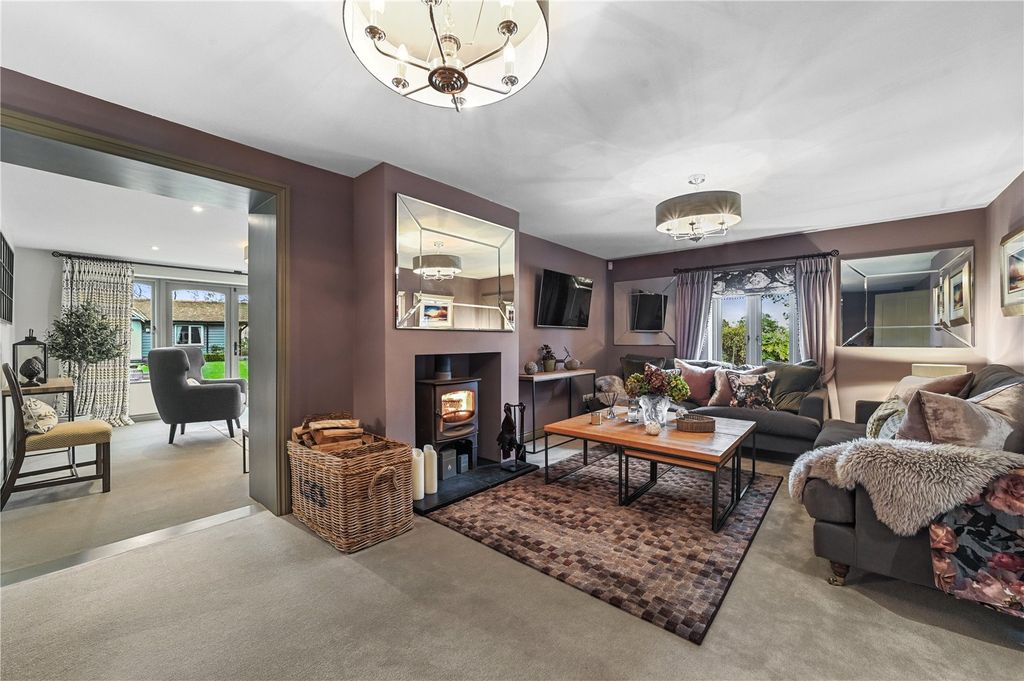 Property photo 3 of 37 Sitting Room