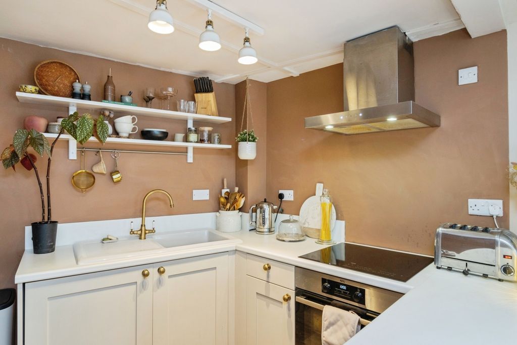 Property photo 2 of 14 Photo