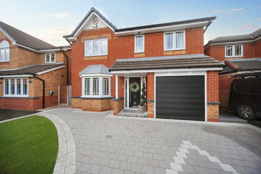 Charlesworth Avenue, Hindley WN2, 4 bed detached house for sale, £ ...