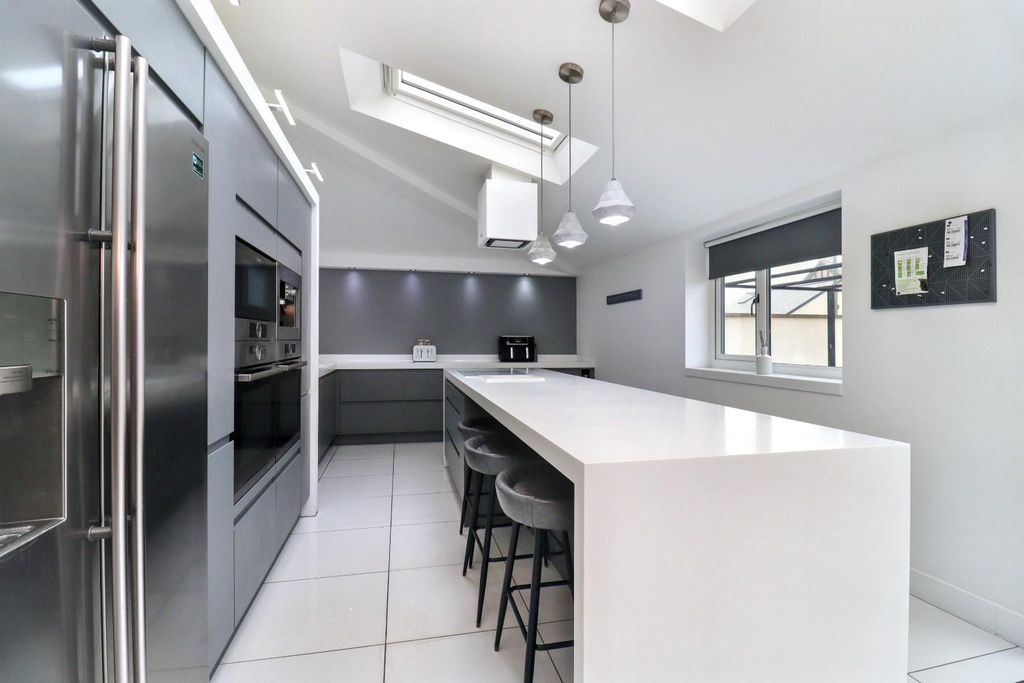 Additional image 4 of 5 bed detached house for saleWainwright Walk, Seaton Carew, Hartlepool TS25