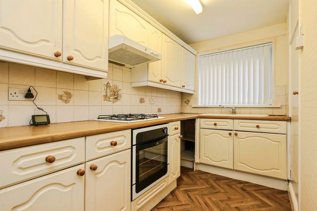 Property photo 2 of 14