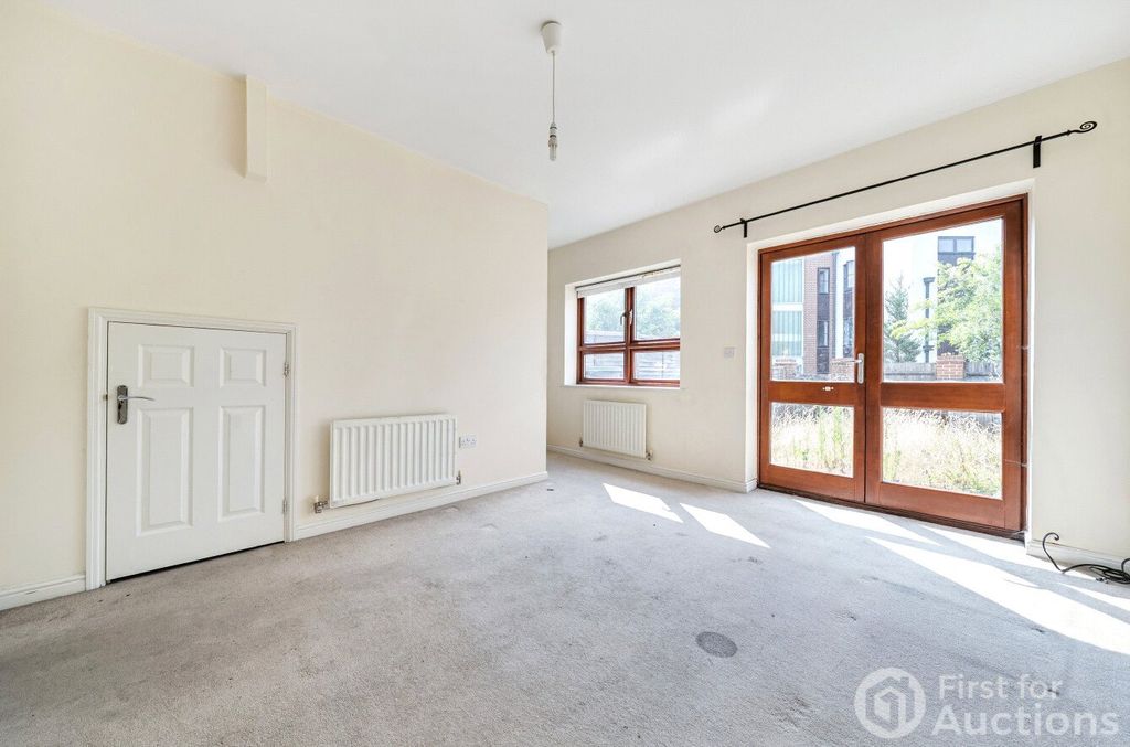 Property photo 3 of 9 Picture No. 23
