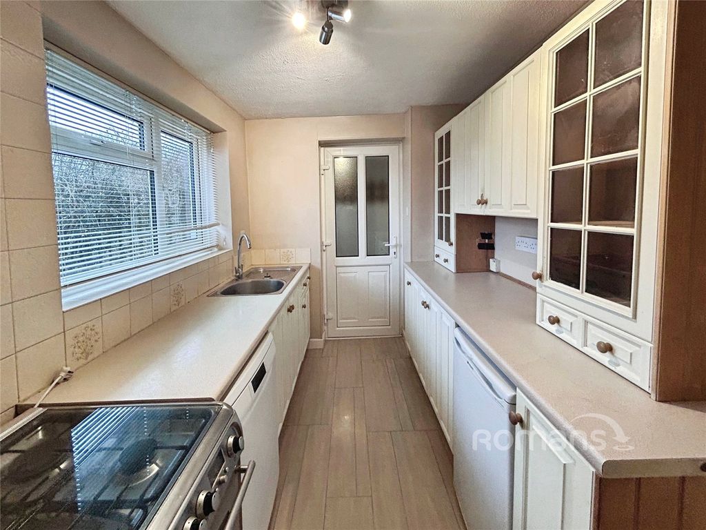 Property photo 2 of 14 Picture No. 12