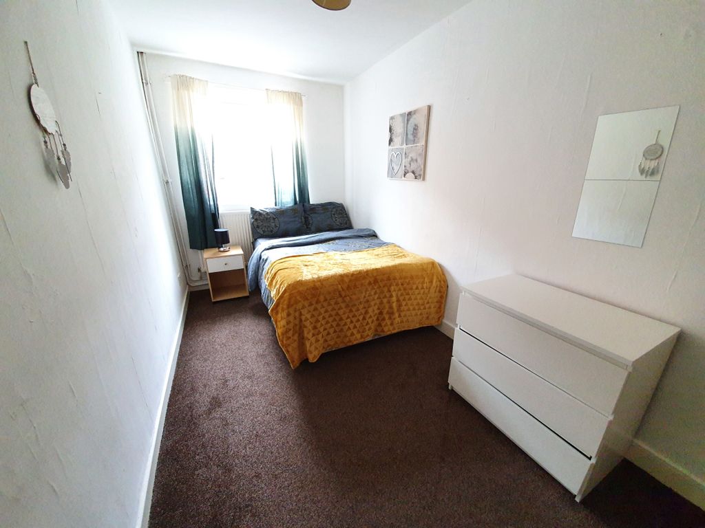 Property photo 2 of 4