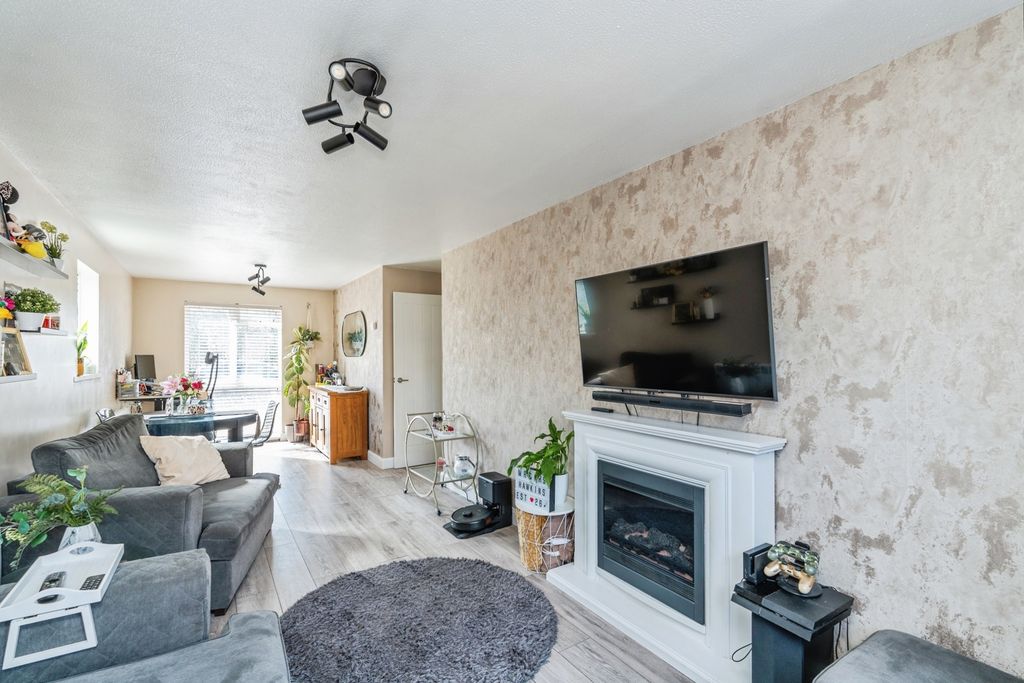Property photo 2 of 27 Pbox-Img.Jpg
