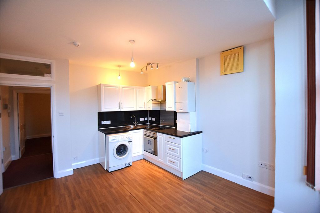 Property photo 3 of 7 Picture No. 05