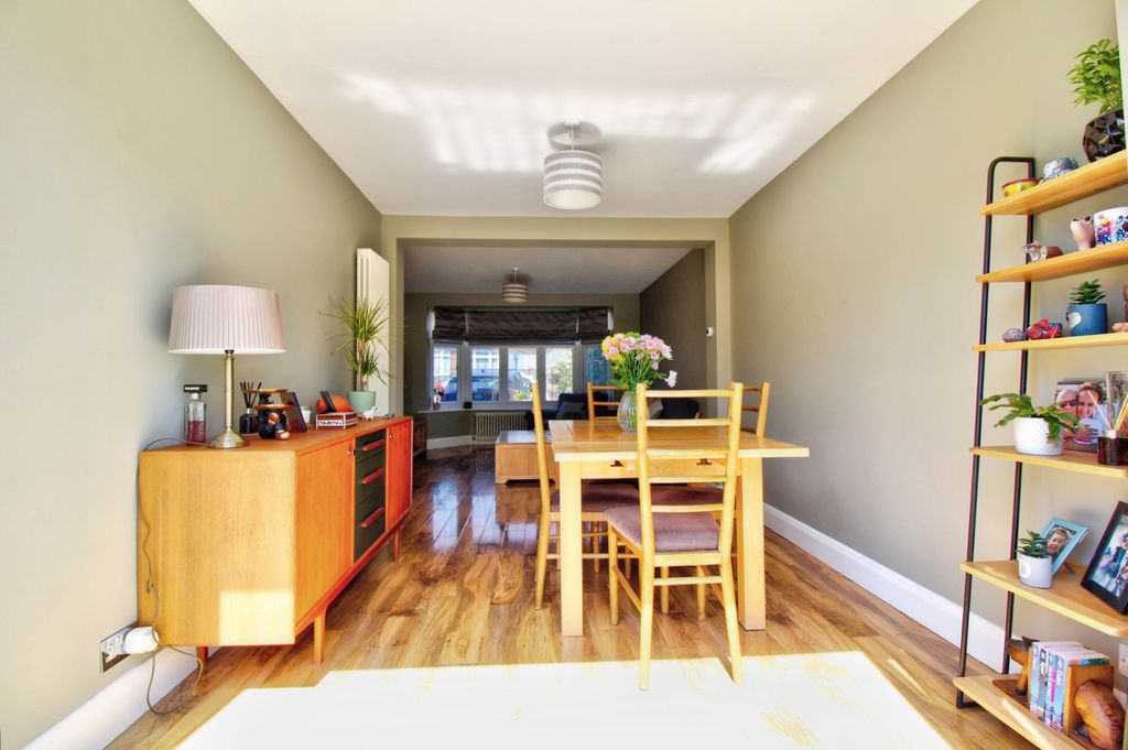 Property photo 2 of 29 9