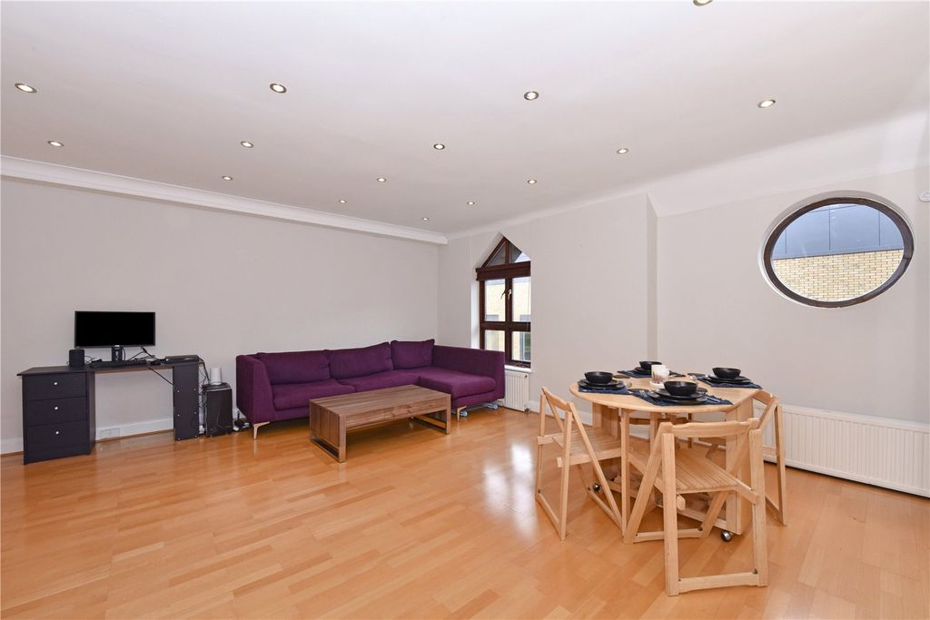 Property photo 3 of 8 Reception Room