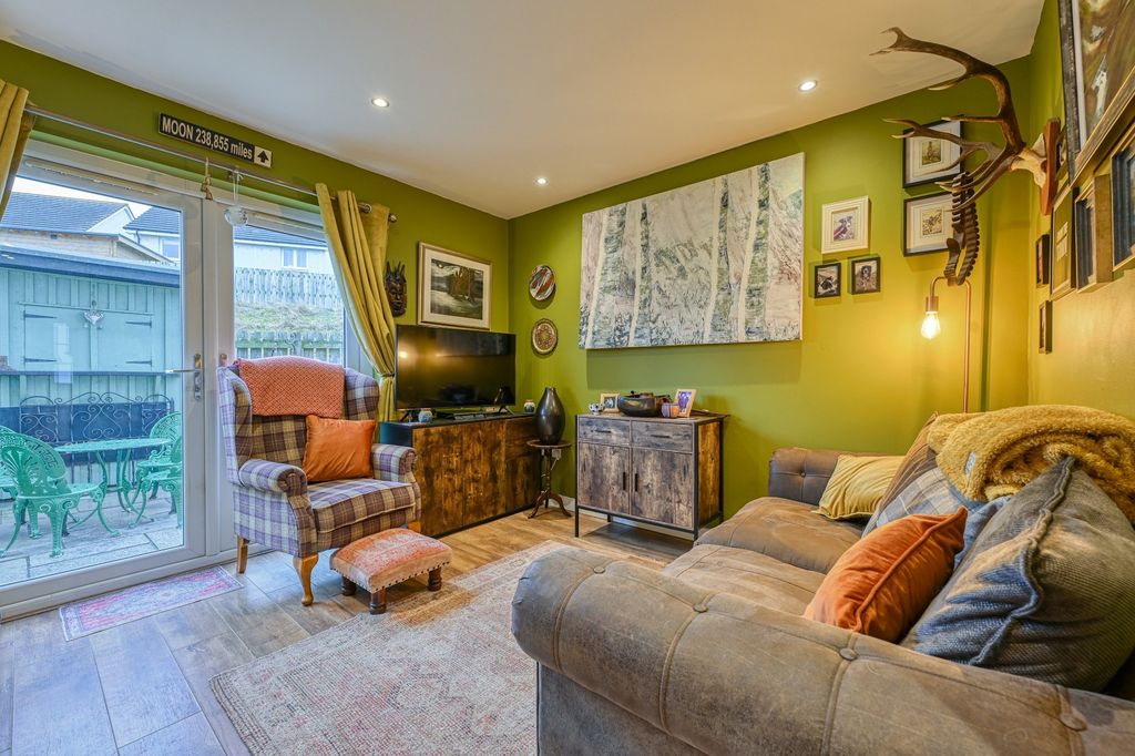 Property photo 2 of 15 Lounge