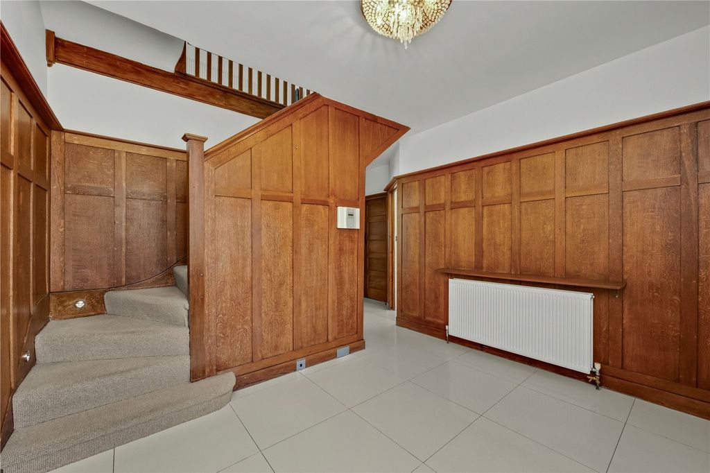 Property photo 2 of 13 Entrance