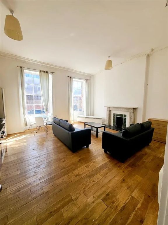 Property photo 2 of 10 A Spacious, Bright Living Room With Large Windows ...