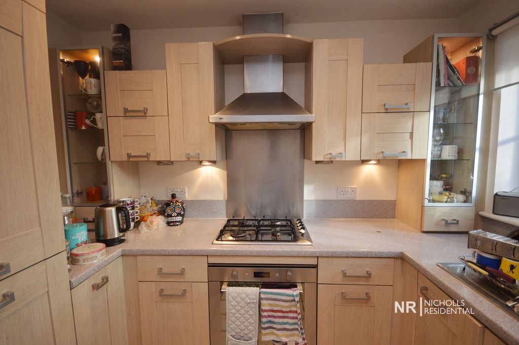 Property photo 2 of 12 Kitchen