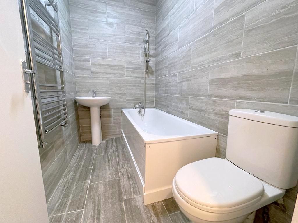 Property photo 3 of 8 Picture 3