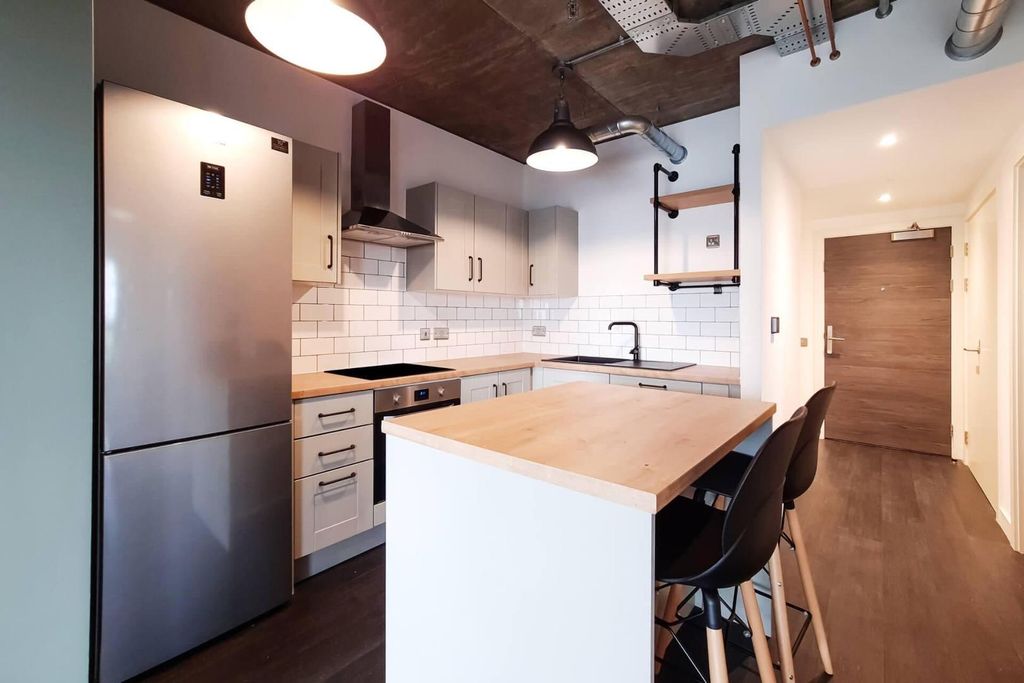 Property photo 3 of 15 423.Jpg