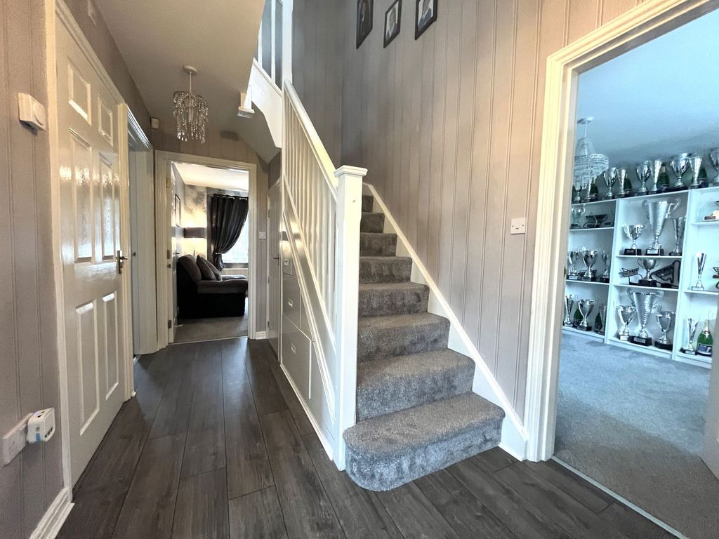 Property photo 2 of 40