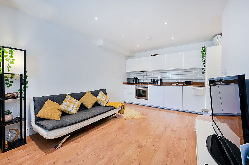 Property photo 1 of 5