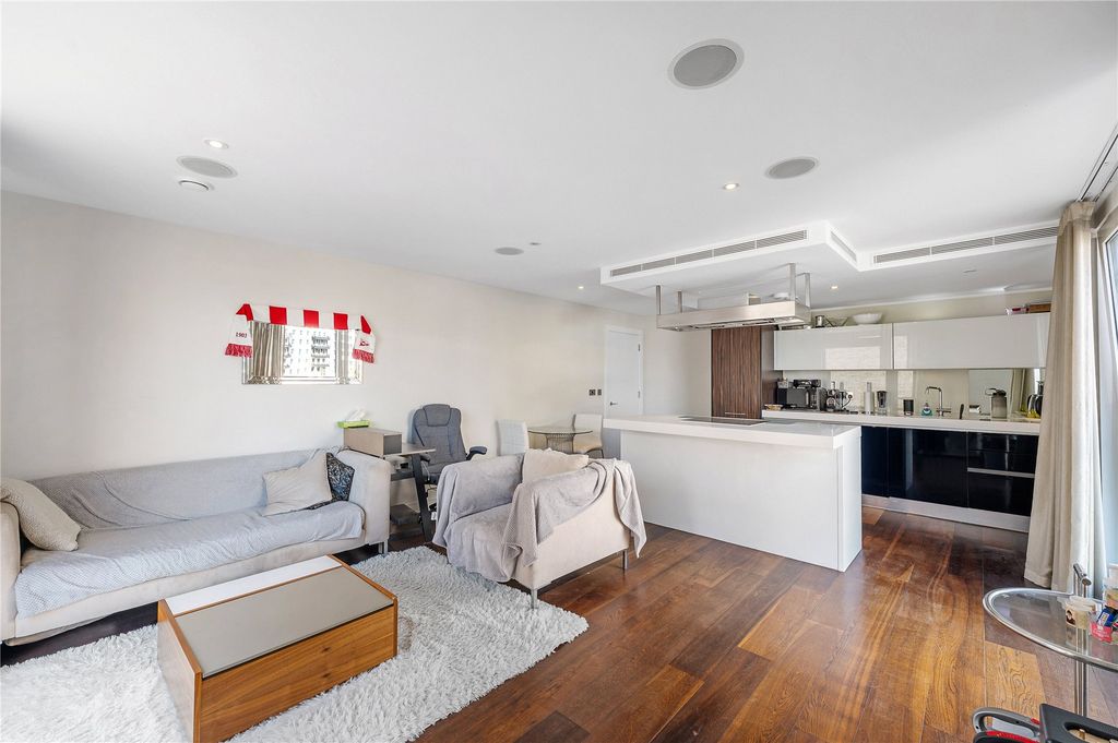 Property photo 1 of 11 Reception Room