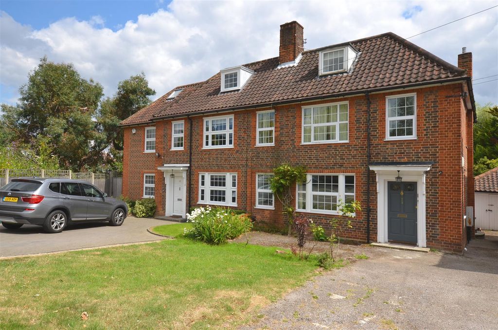Property photo 1 of 22 29 Southway Front.Jpg