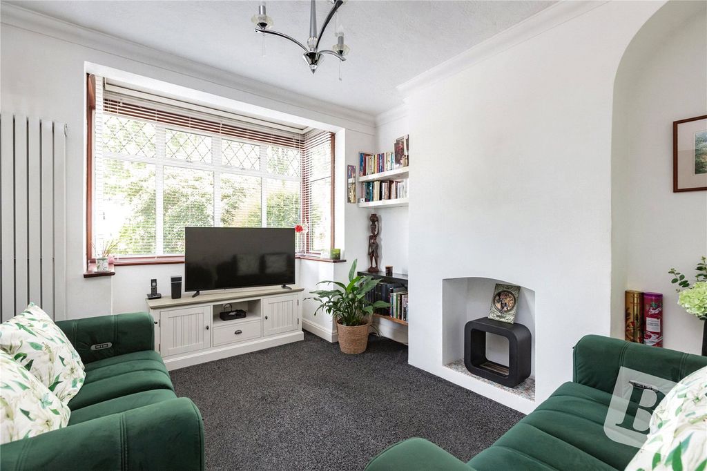 Property photo 2 of 16 Living Room