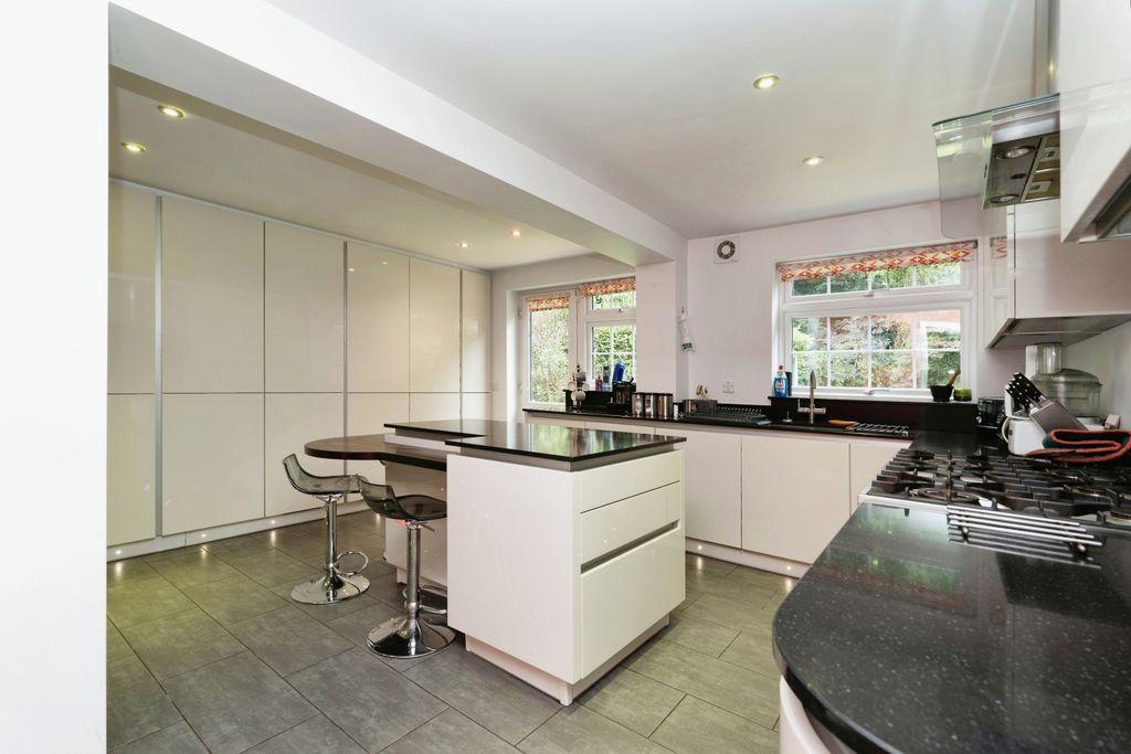 Property photo 3 of 15 Kitchen