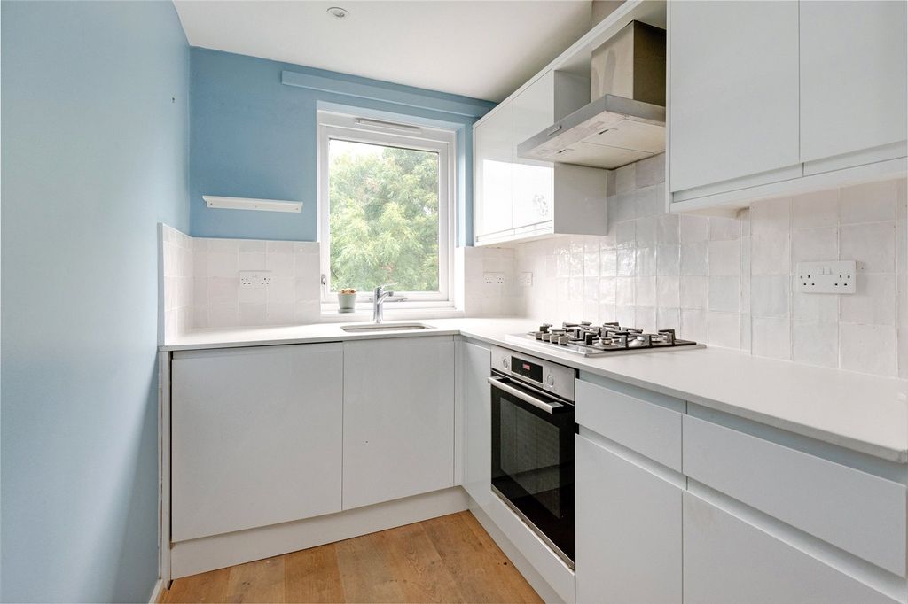 Property photo 2 of 15 Picture No. 40
