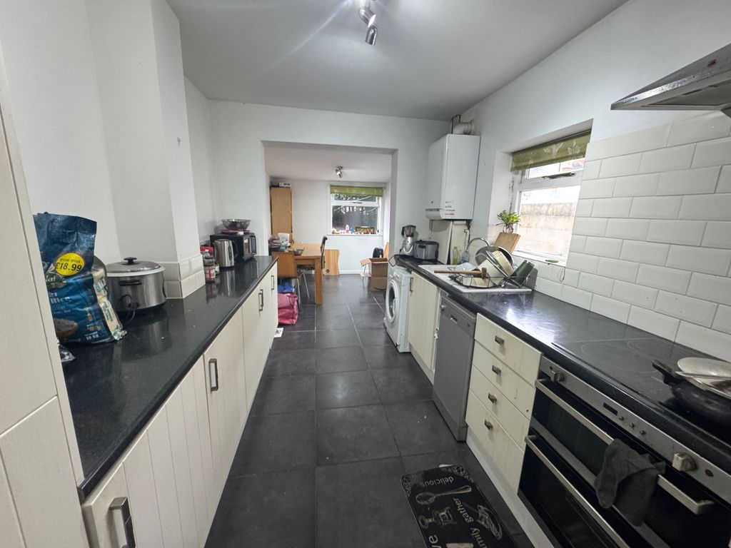 Property photo 1 of 11 F9E6B4Fa-84E4-4B3c-8330-Ff6d605062d4