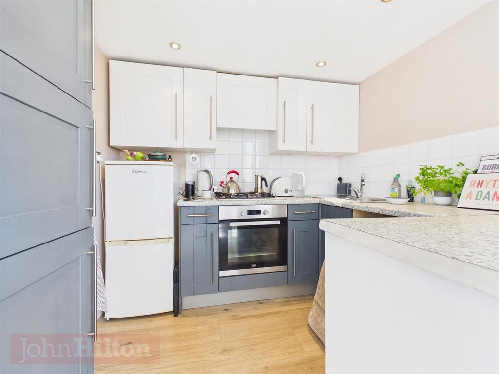 Property photo 3 of 9 Cam02534G0-Pr0683-Still016.Jpg