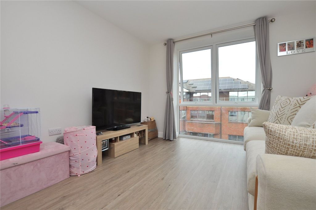 Property photo 3 of 7 Picture No. 07