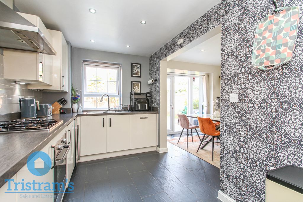 Property photo 3 of 30