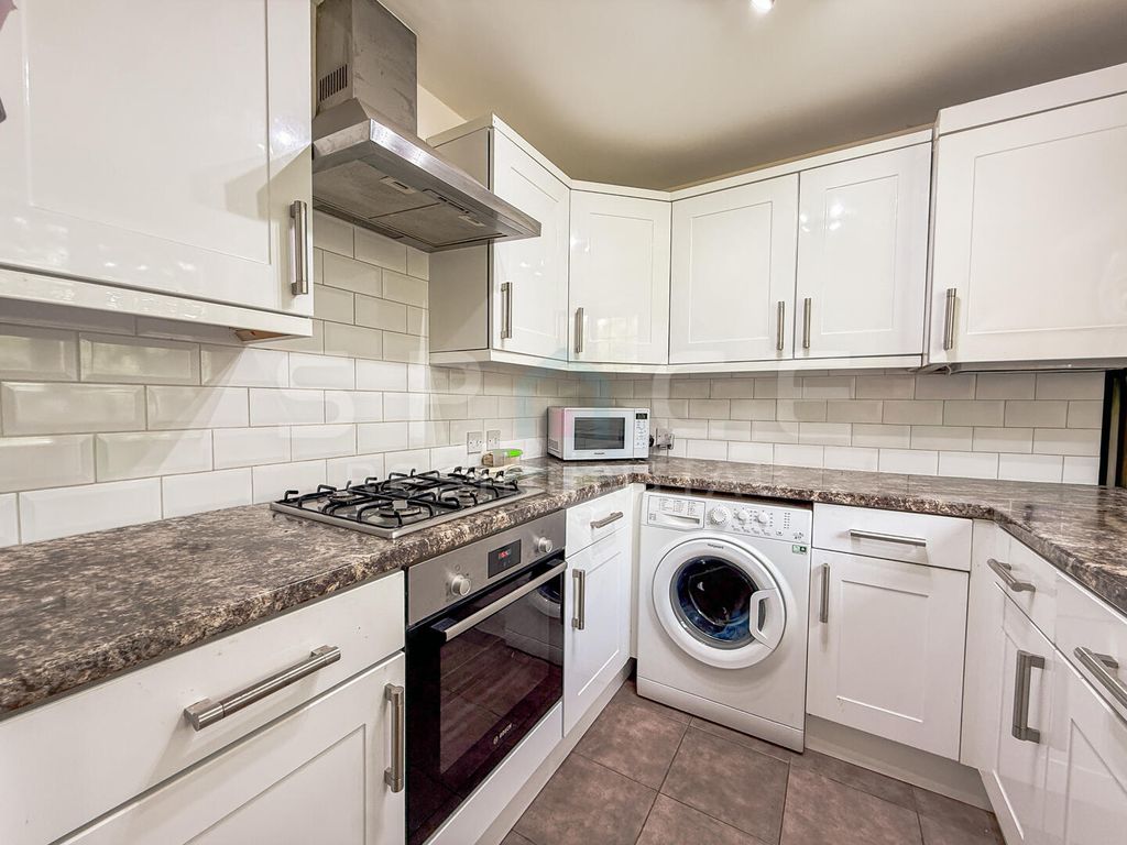 Property photo 3 of 13 Kitchen